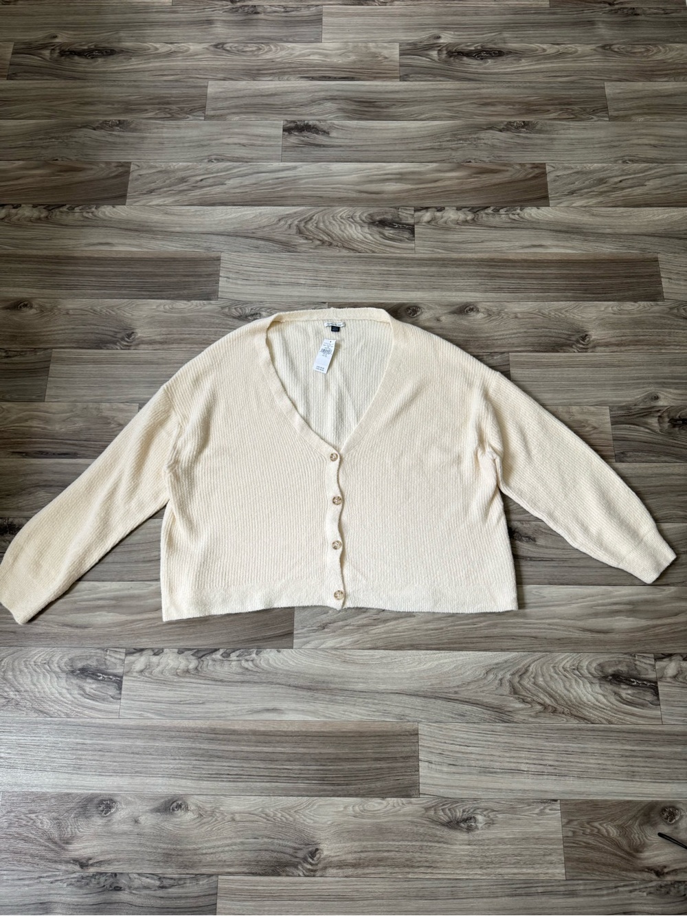 NWT American Eagle Outfitters Ivory Button-Up Cardigan Size Extra Large